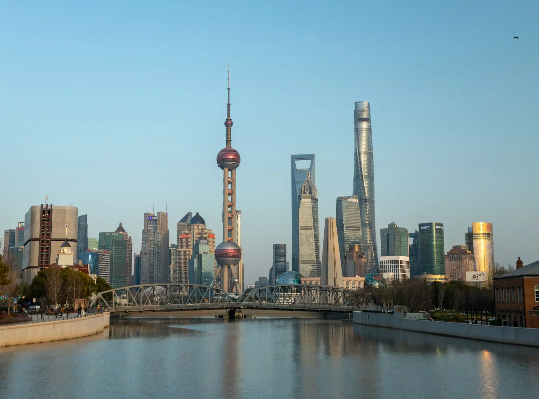 郑州圣仑商贸卫浴产品线解析:马桶与洗脸盆的陶瓷工艺标准正文配图 1
